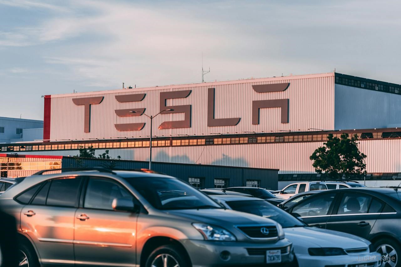 Prognoza akcji i przewidywania cen Tesli (TSLA) 2026–2030