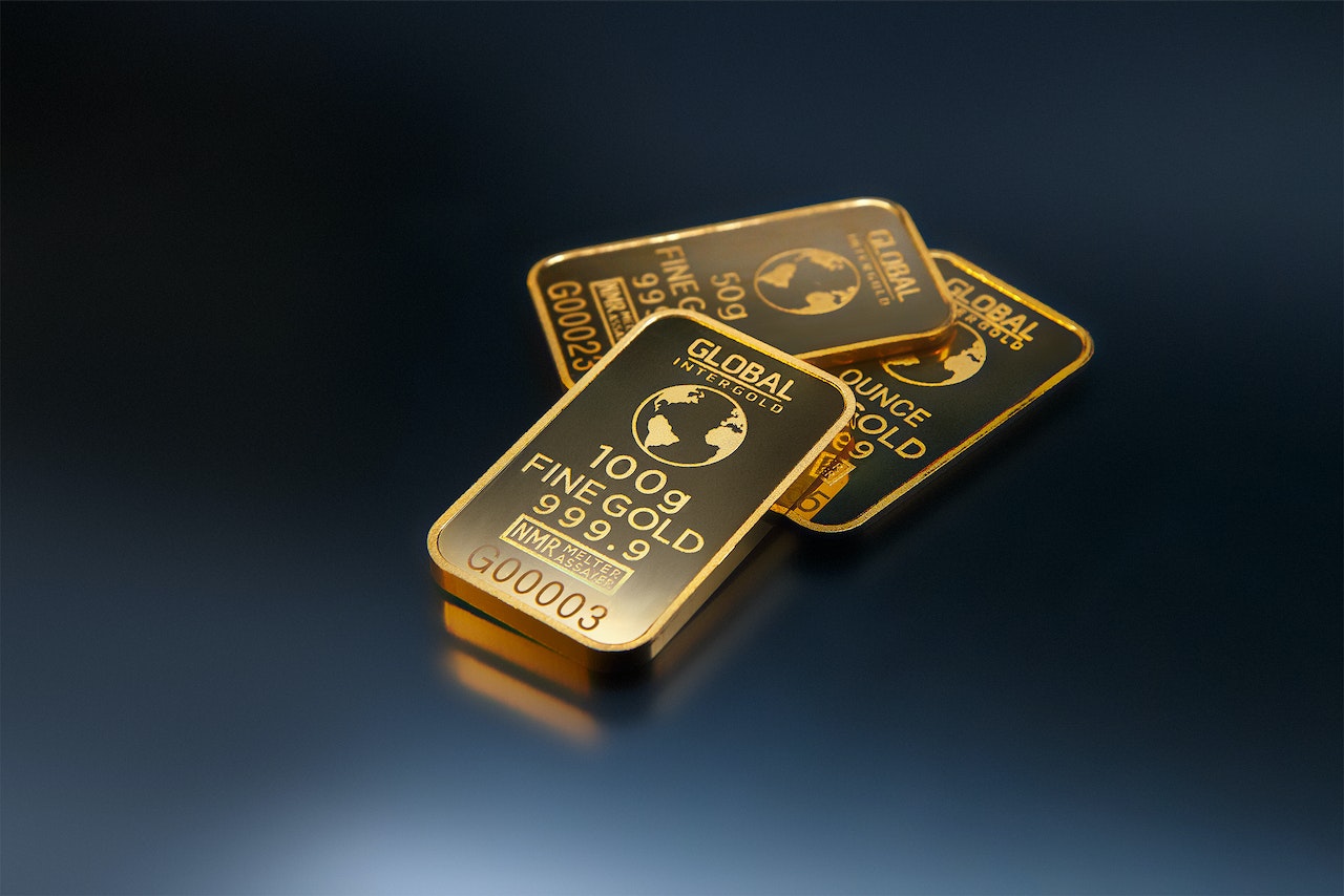 What are the ways to invest in gold